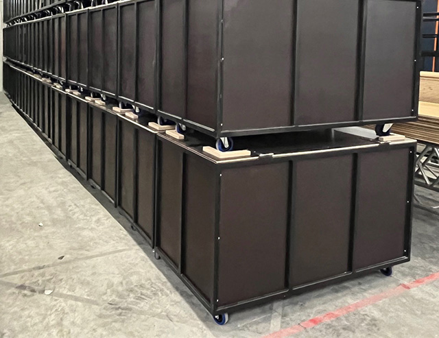 Manufacture of stackable wooden transport crates on wheels
Design and Construction
Showconcept GmbH